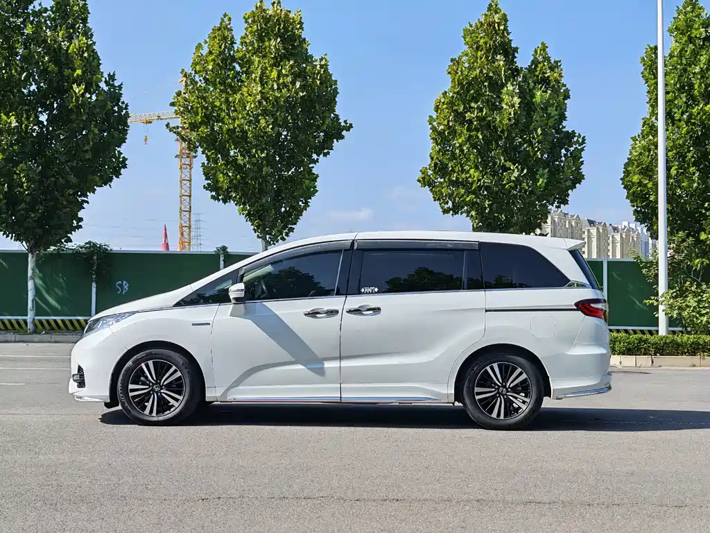 Honda Odyssey — фото 13
