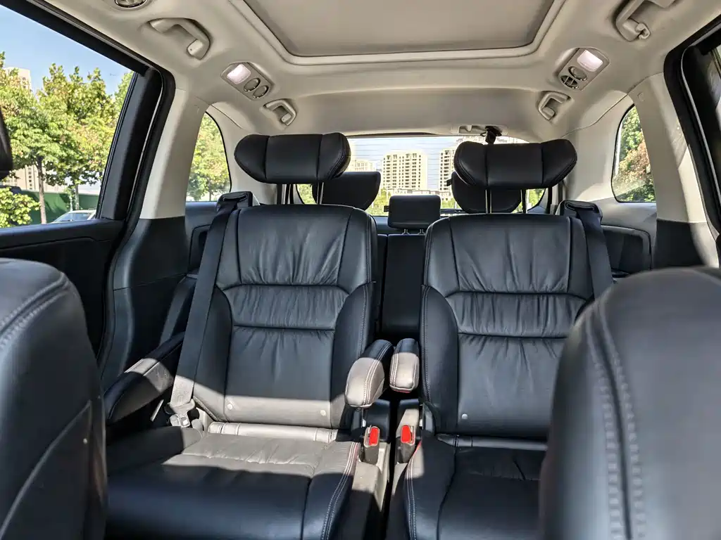 Honda Odyssey — фото 14