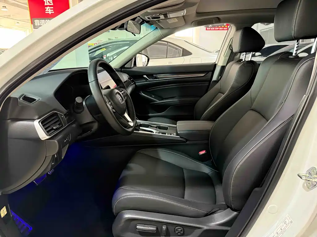 Honda Accord — фото 6