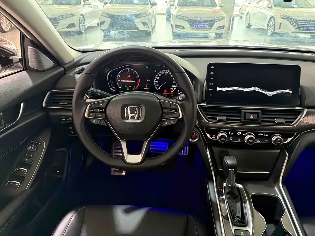 Honda Accord — фото 9
