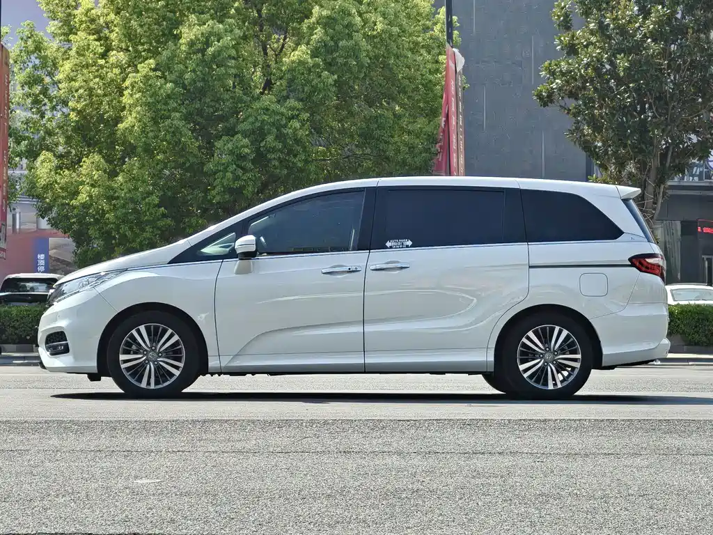 Honda Odyssey — фото 7