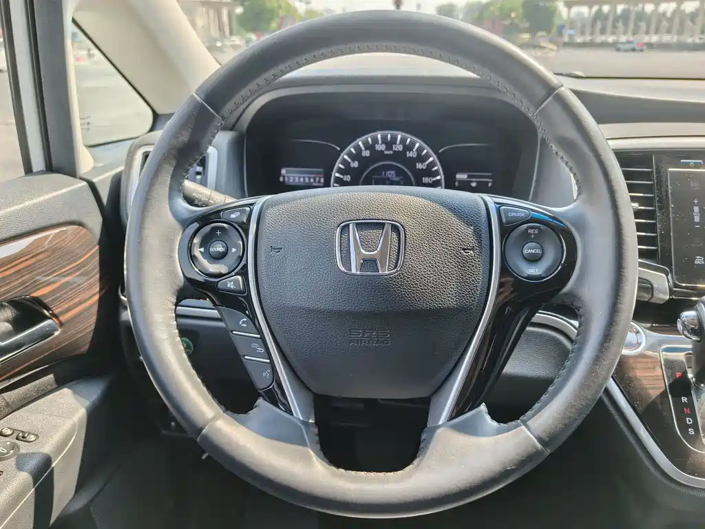 Honda Odyssey — фото 10