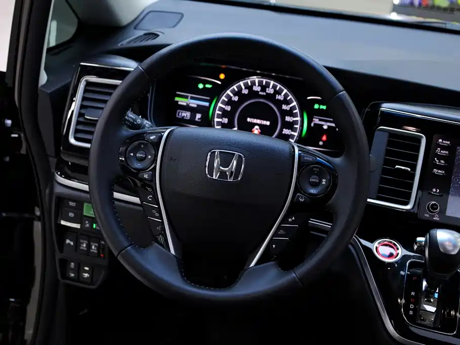 Honda Elysion — фото 23