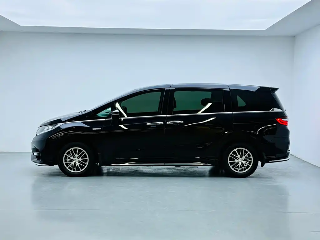 Honda Odyssey — фото 11