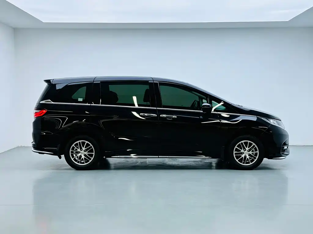 Honda Odyssey — фото 14