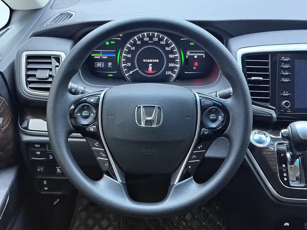 Honda Odyssey — фото 15