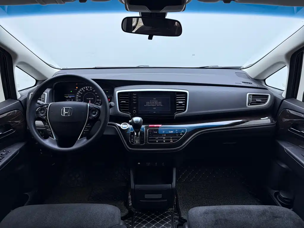 Honda Odyssey — фото 16