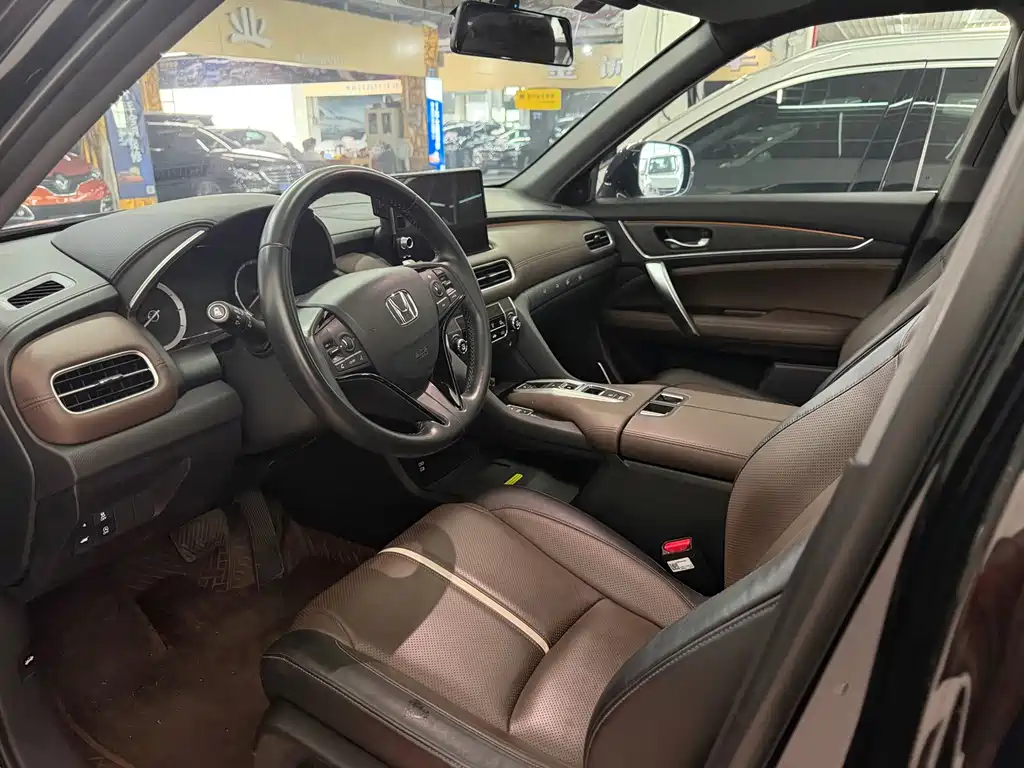 Honda UR-V — фото 10