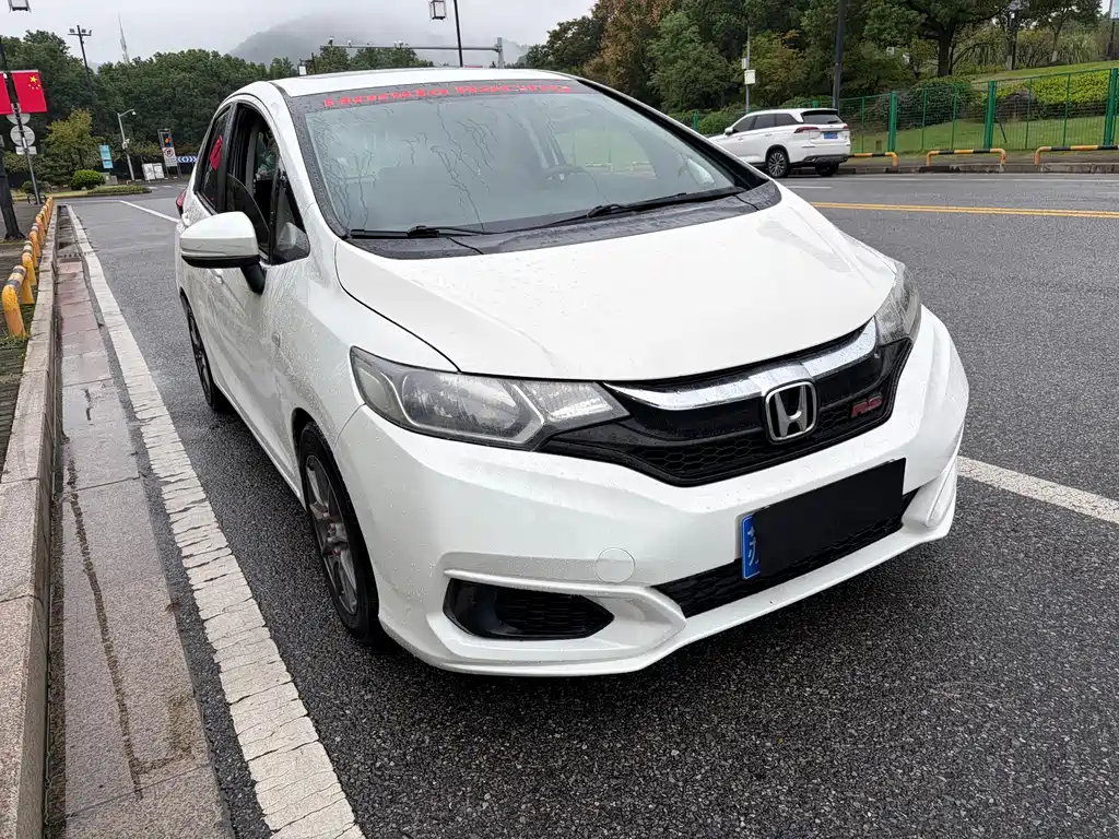 Honda Fit — фото 2