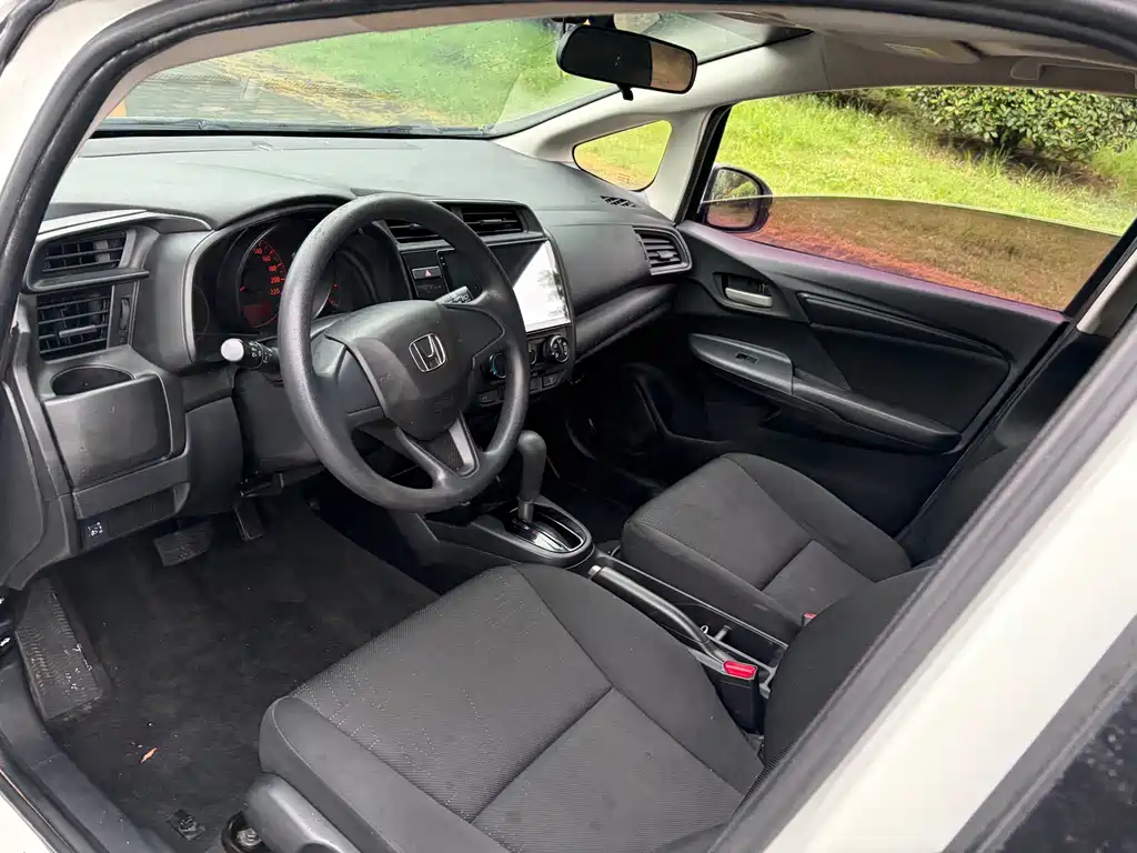 Honda Fit — фото 8