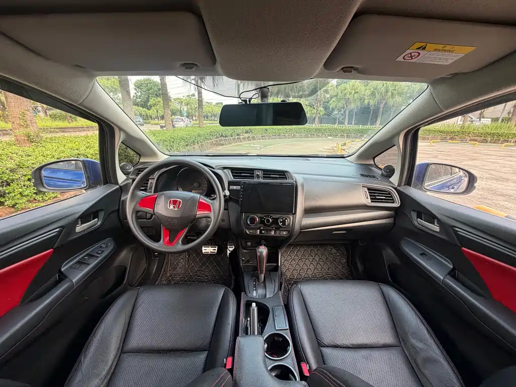 Honda Fit — фото 7