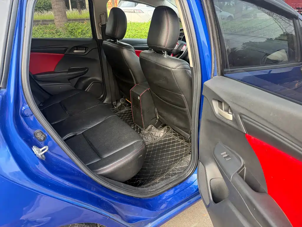 Honda Fit — фото 9