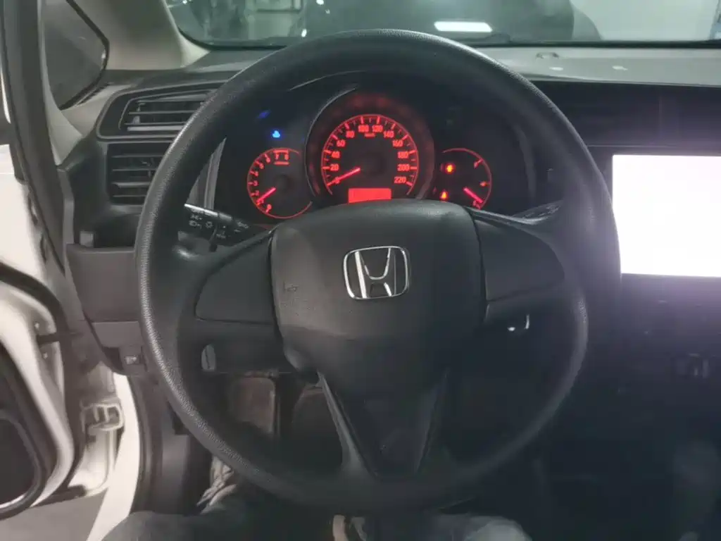 Honda Fit — фото 11