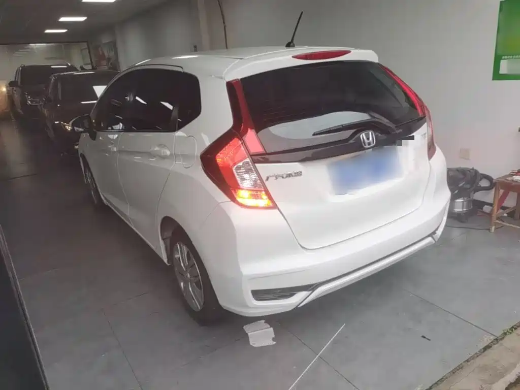 Honda Fit — фото 5
