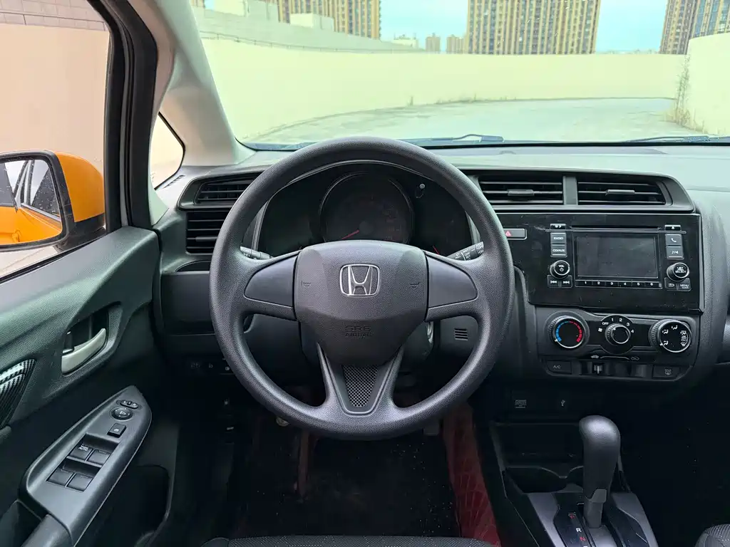 Honda Fit — фото 8