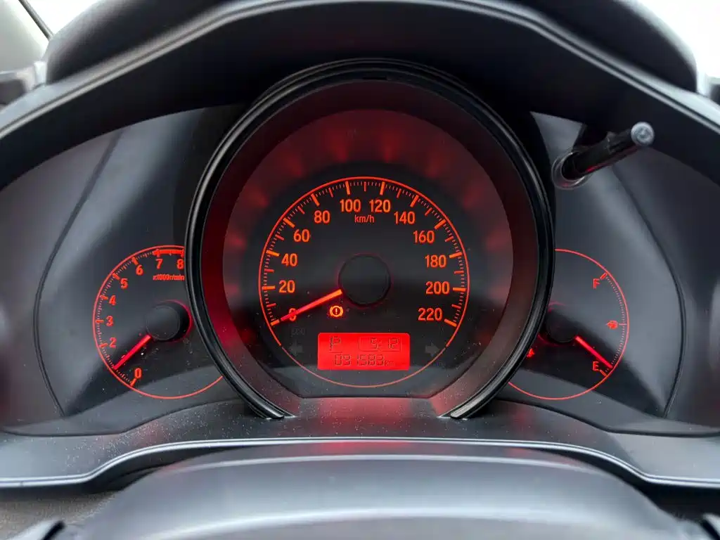 Honda Fit — фото 11
