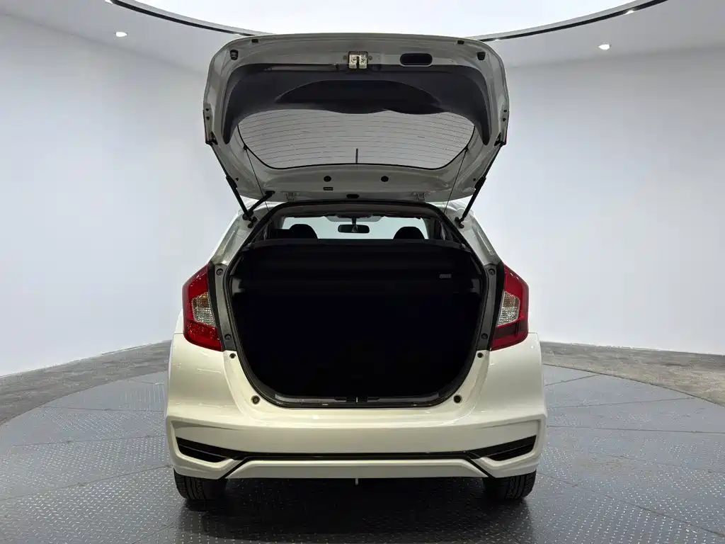Honda Fit — фото 13
