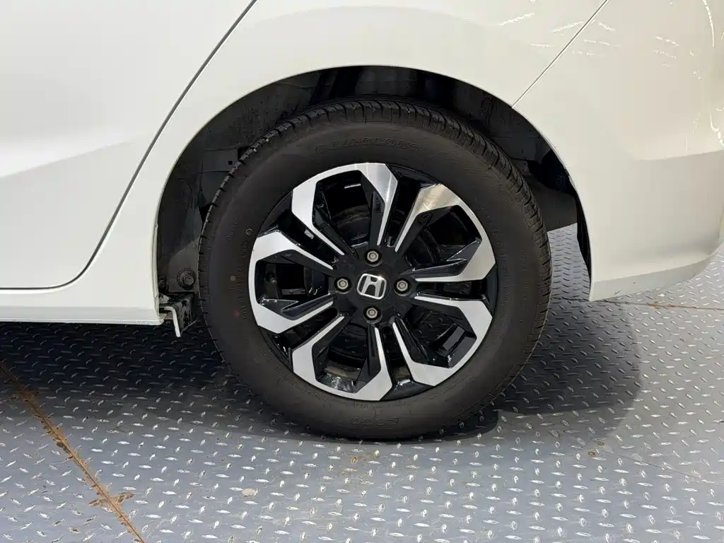 Honda Fit — фото 14