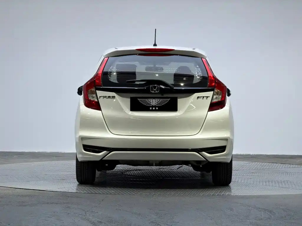 Honda Fit — фото 3