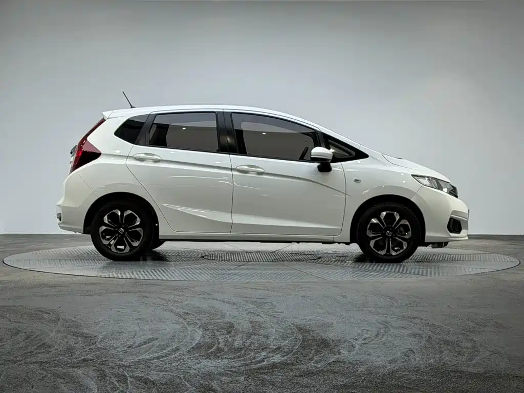 Honda Fit — фото 5