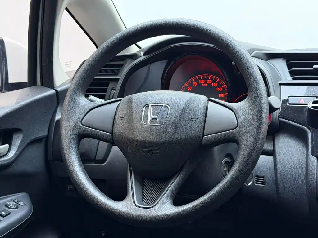 Honda Fit — фото 7