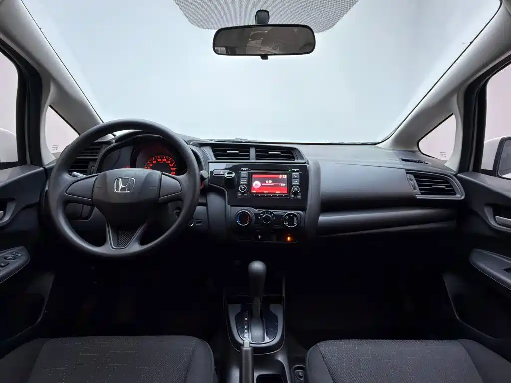 Honda Fit — фото 8