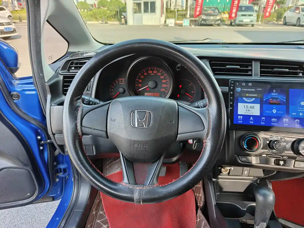 Honda Fit — фото 8