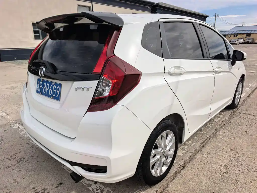 Honda Fit — фото 4