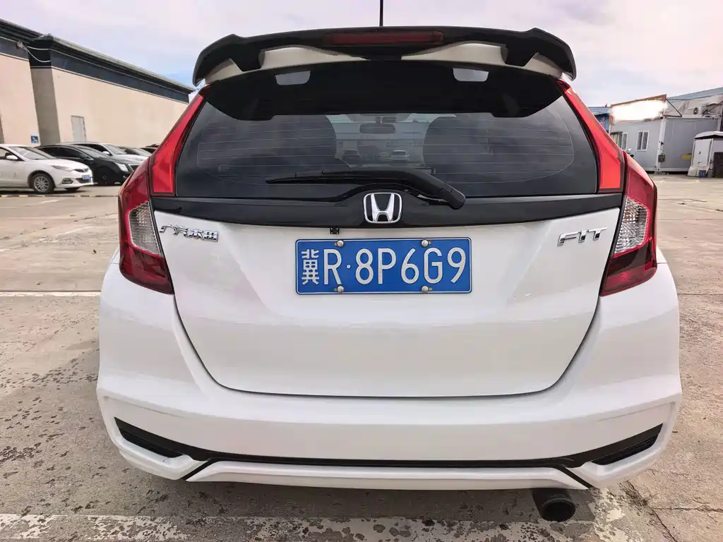 Honda Fit — фото 5