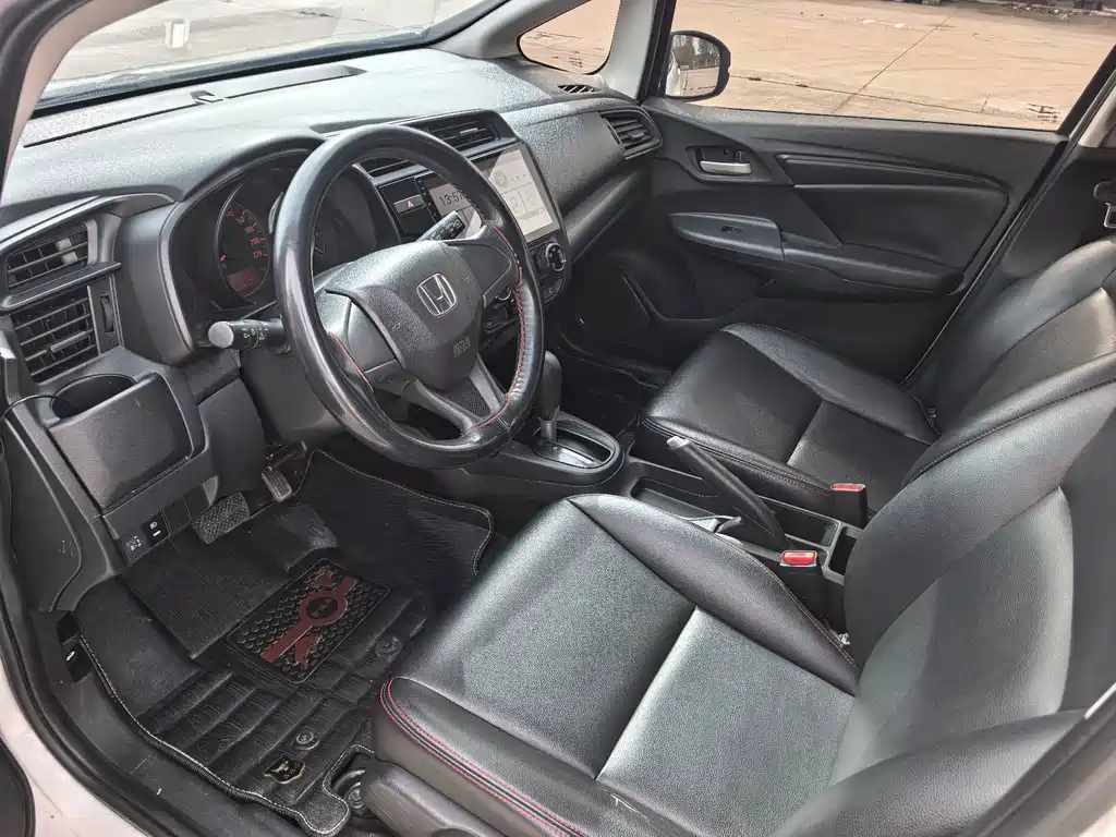 Honda Fit — фото 7