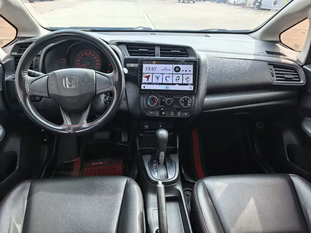 Honda Fit — фото 8