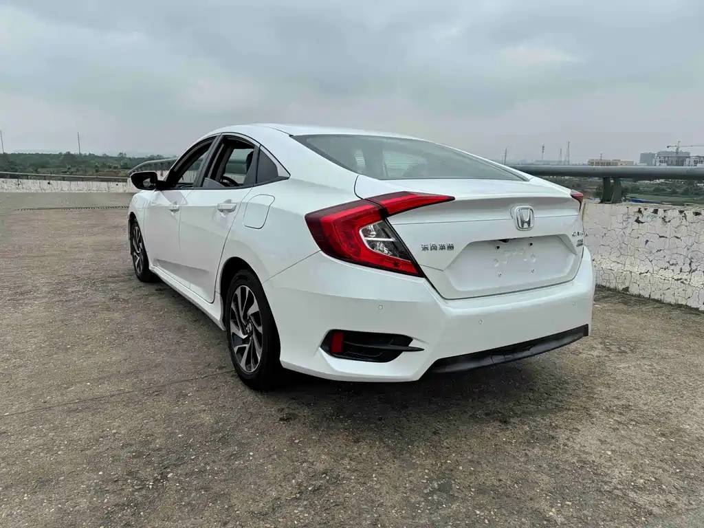 Honda Civic — фото 9