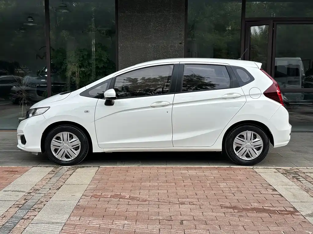 Honda Fit — фото 5