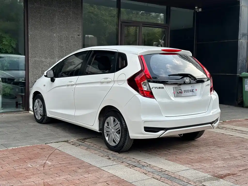 Honda Fit — фото 6