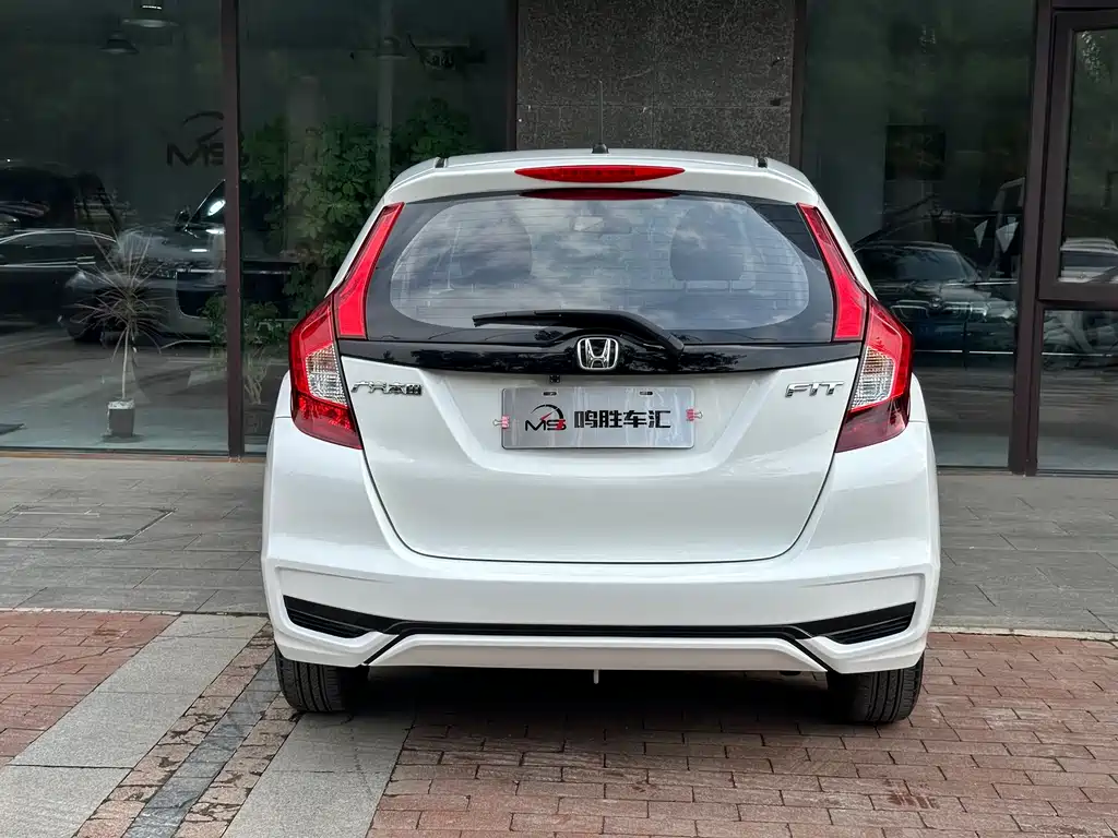 Honda Fit — фото 7