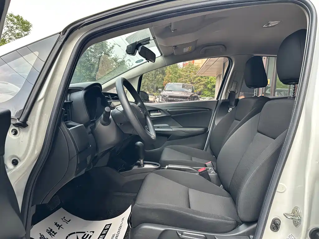 Honda Fit — фото 9