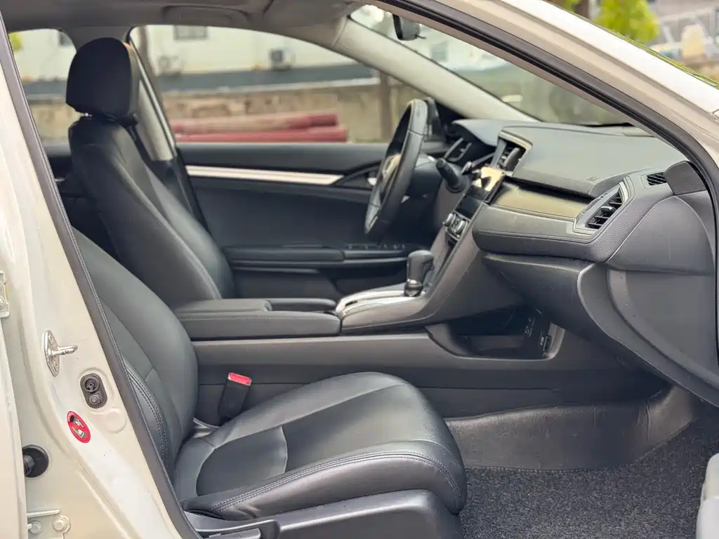 Honda Civic — фото 7