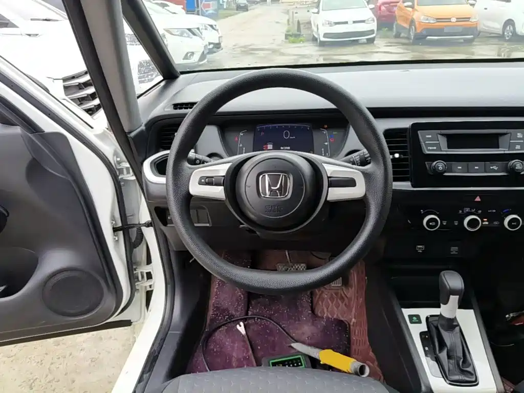 Honda Fit — фото 11