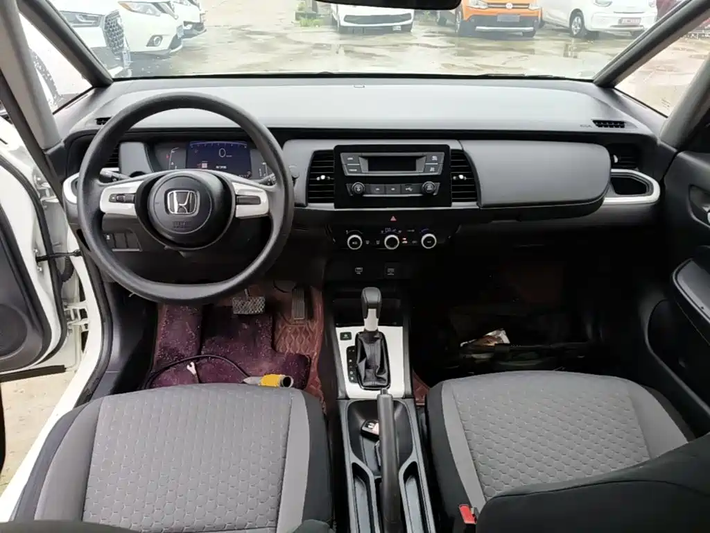 Honda Fit — фото 10
