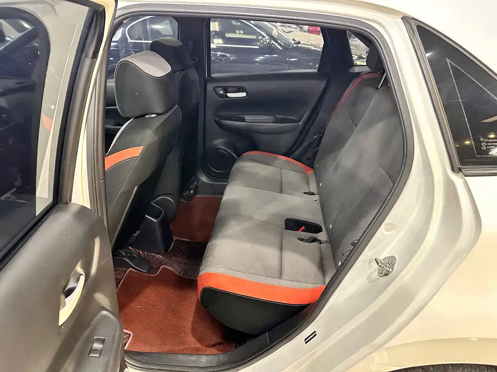 Honda Fit — фото 6