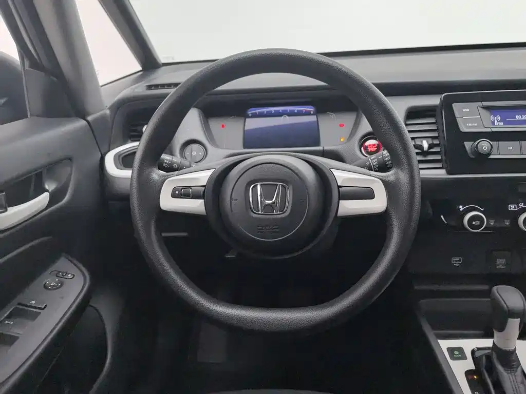Honda Fit — фото 11