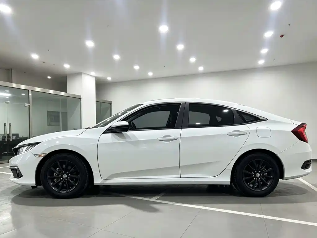 Honda Civic — фото 3