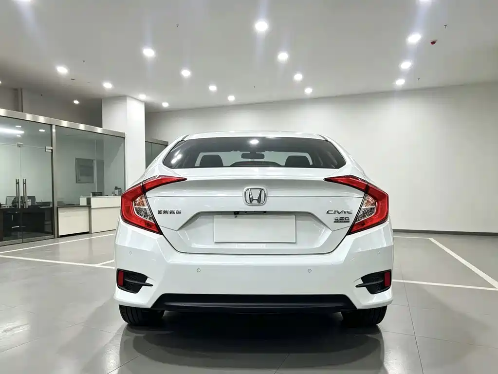 Honda Civic — фото 8