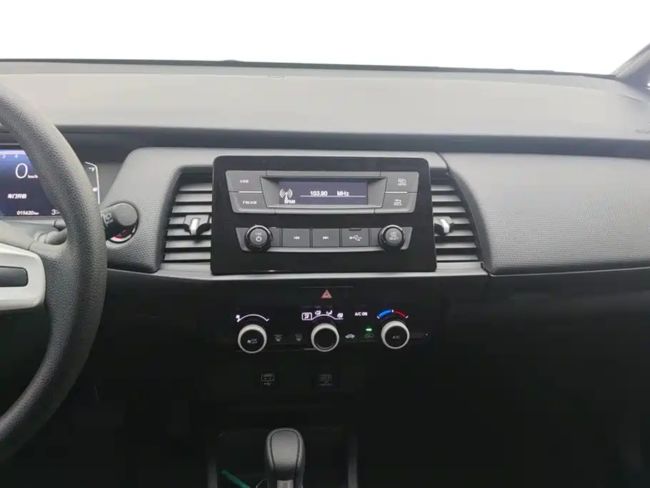Honda Fit — фото 13