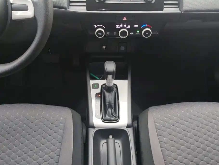Honda Fit — фото 16