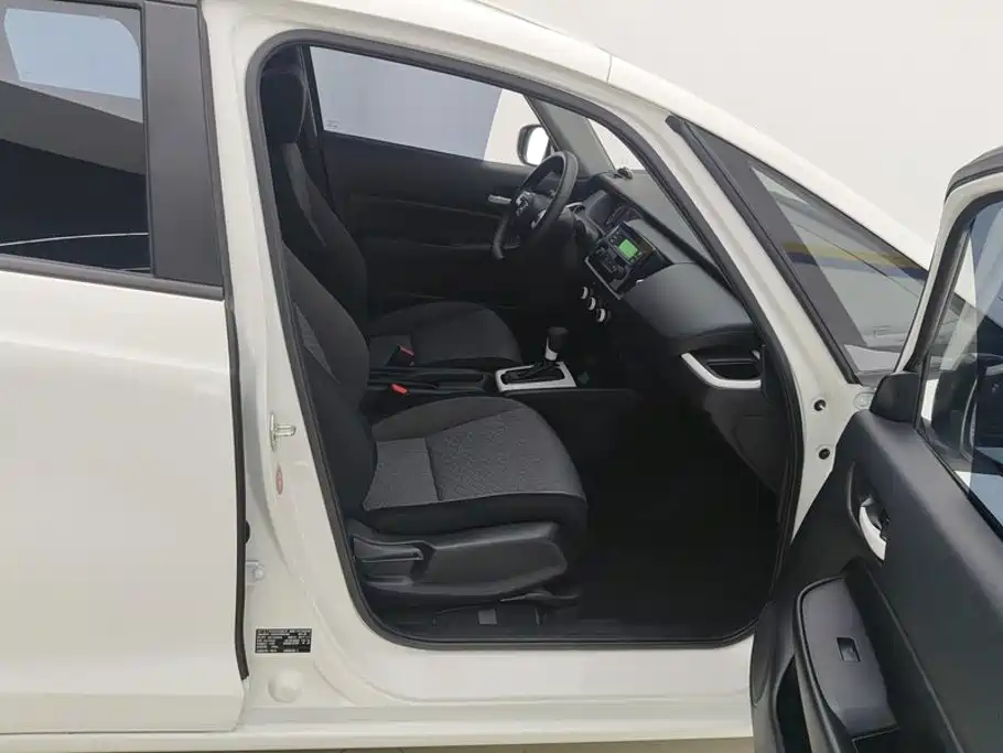 Honda Fit — фото 8