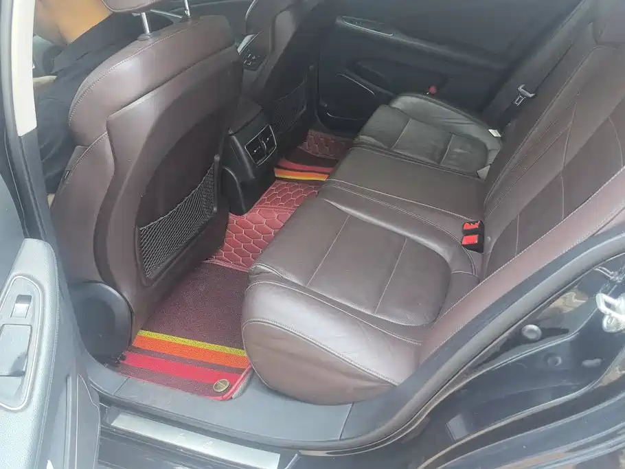 Hongqi Hongqi H7 — фото 11