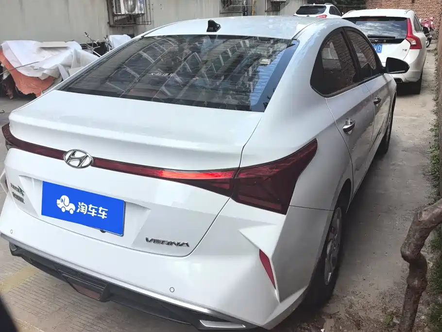 Hyundai Verna — фото 3
