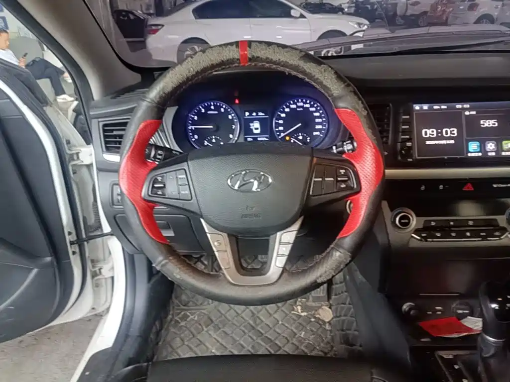 Hyundai Mistra — фото 11