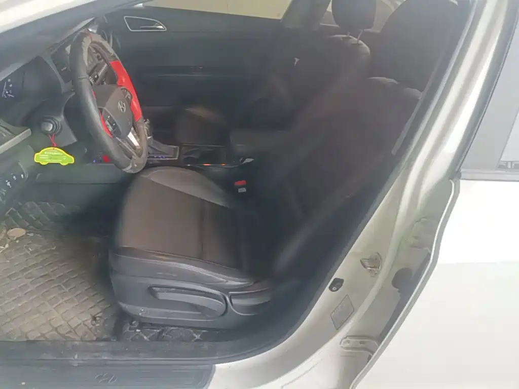 Hyundai Mistra — фото 15